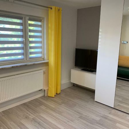 Comfortable Studio Only 20 Minutes From International Conference Center Katowice Best Place For Wuf2022 Eec Tnf Off Etc Siemianowice Śląskie المظهر الخارجي الصورة